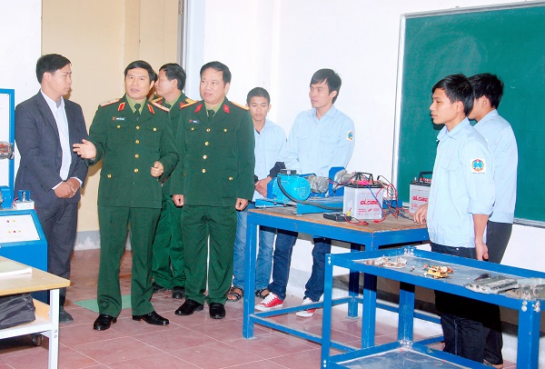 dao-tao-theo-nhu-cau-xa-hoi-gan-dao-tao-voi-doanh-nghiep